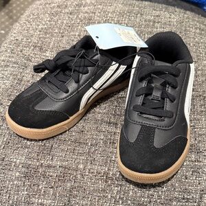 Kids Black & White Cat & Jack Sneakers